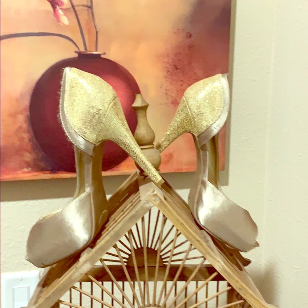 Steve Madden open toe pump